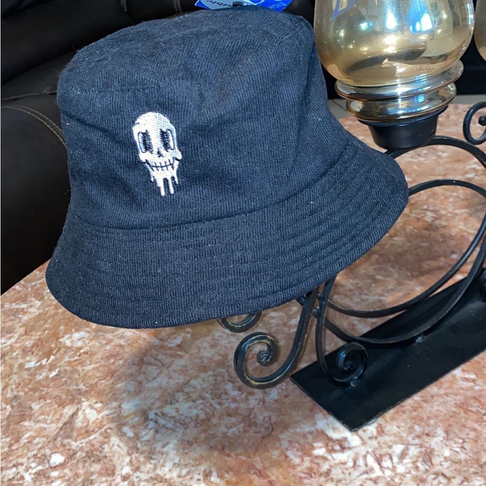 NWT Eighty Eight Brand Kids Reversible Bucket Hat Black MSRP$20